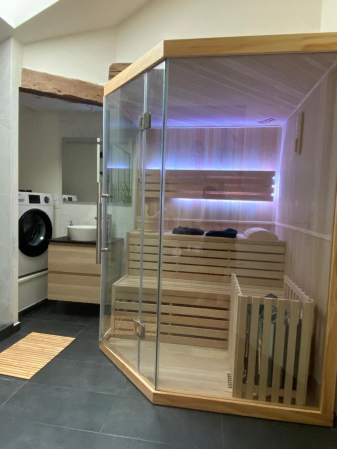 Charmant Appartement Avec Spa Fontenay-le-Comte Esterno foto